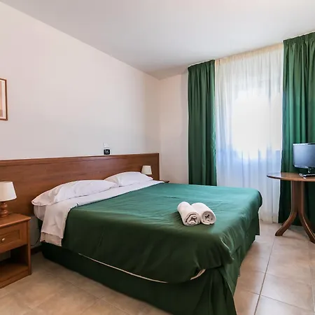 Faggio Rosso Hotel